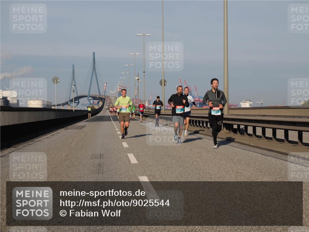 03.10.2025 - Köhlbrandbrückenlauf Fabian Wolf http://msf.ph/oto/9025544 03.10.2025 09:41:49 Position 3 1184 meine-sportfotos.de