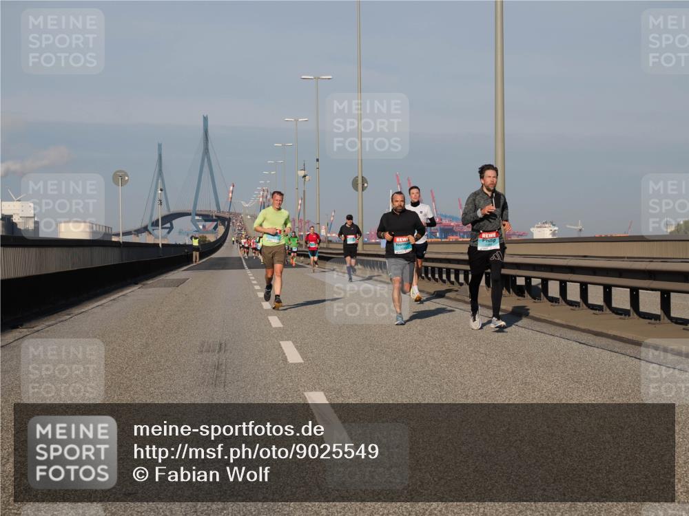 03.10.2025 - Köhlbrandbrückenlauf Fabian Wolf http://msf.ph/oto/9025549 03.10.2025 09:41:49 Position 3  meine-sportfotos.de