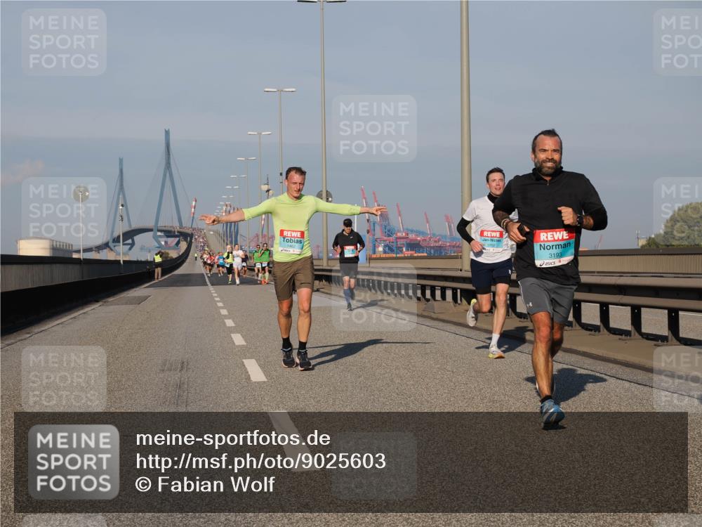 03.10.2025 - Köhlbrandbrückenlauf Fabian Wolf http://msf.ph/oto/9025603 03.10.2025 09:41:52 Position 3 3702, 3193 meine-sportfotos.de