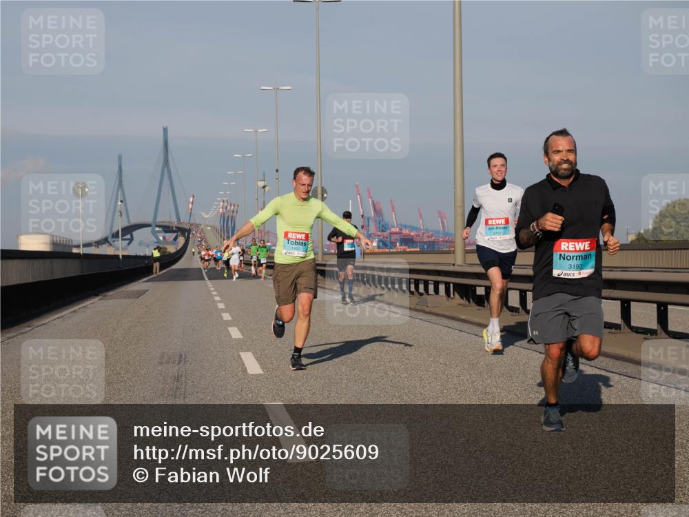 03.10.2025 - Köhlbrandbrückenlauf Fabian Wolf http://msf.ph/oto/9025609 03.10.2025 09:41:52 Position 3 3193 meine-sportfotos.de