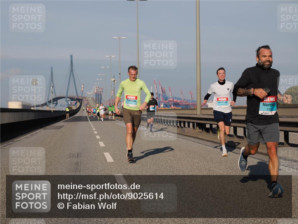 03.10.2025 - Köhlbrandbrückenlauf Fabian Wolf http://msf.ph/oto/9025614 03.10.2025 09:41:52 Position 3 1462, 3702, 3193 meine-sportfotos.de
