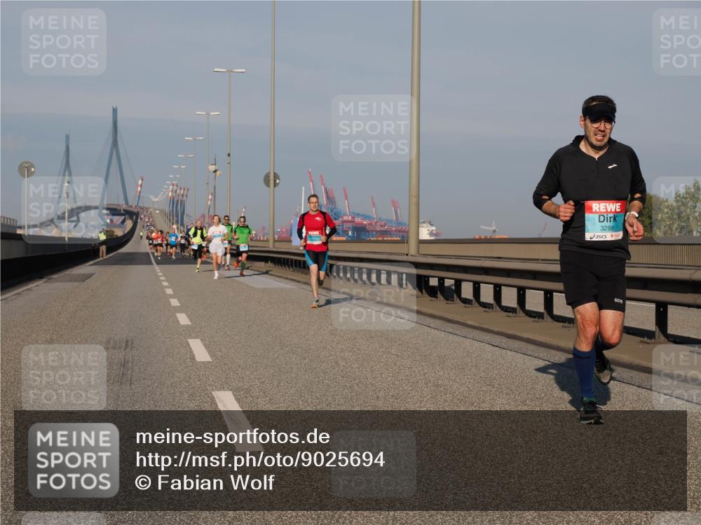 03.10.2025 - Köhlbrandbrückenlauf Fabian Wolf http://msf.ph/oto/9025694 03.10.2025 09:41:58 Position 3 3288 meine-sportfotos.de
