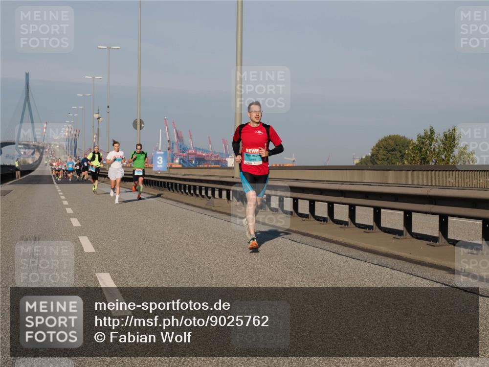 03.10.2025 - Köhlbrandbrückenlauf Fabian Wolf http://msf.ph/oto/9025762 03.10.2025 09:42:01 Position 3 3490 meine-sportfotos.de