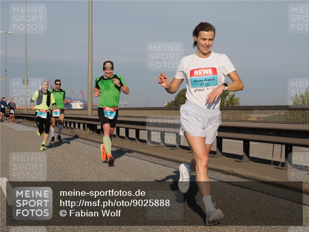 03.10.2025 - Köhlbrandbrückenlauf Fabian Wolf http://msf.ph/oto/9025888 03.10.2025 09:42:07 Position 3 3715 meine-sportfotos.de