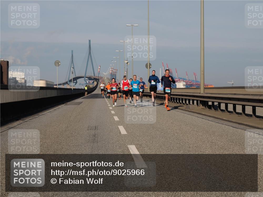 03.10.2025 - Köhlbrandbrückenlauf Fabian Wolf http://msf.ph/oto/9025966 03.10.2025 09:42:13 Position 3  meine-sportfotos.de
