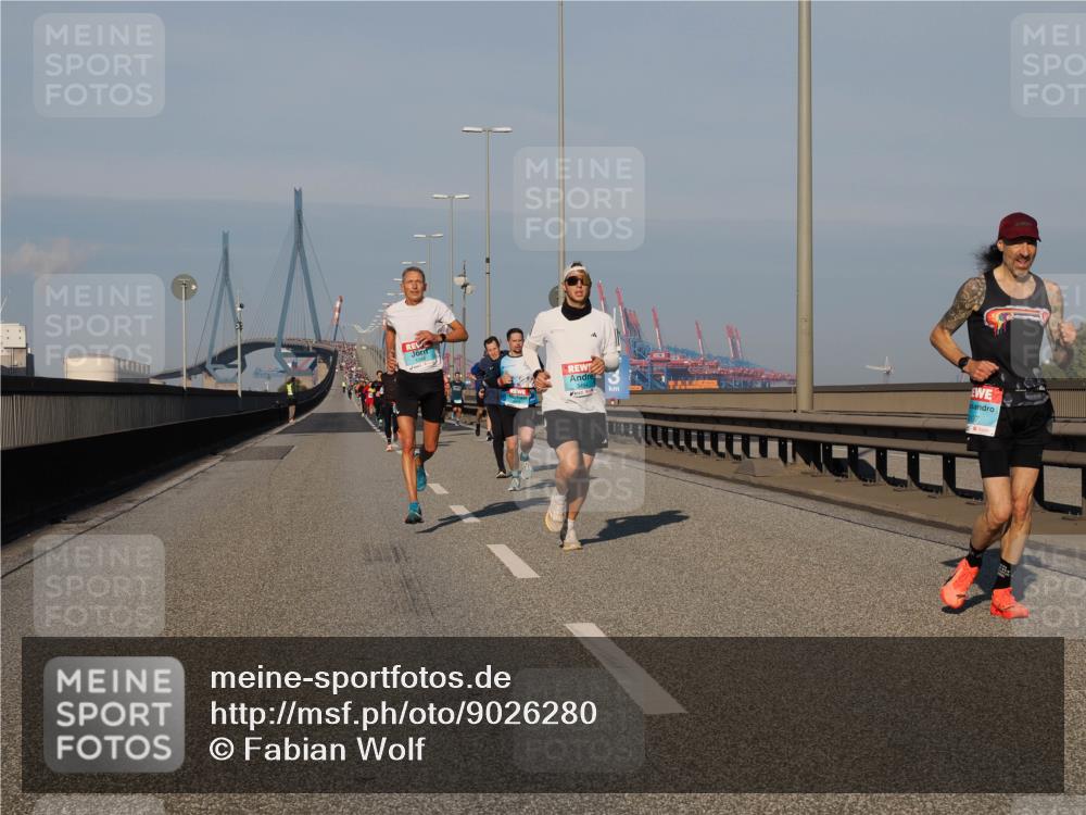 03.10.2025 - Köhlbrandbrückenlauf Fabian Wolf http://msf.ph/oto/9026280 03.10.2025 09:42:27 Position 3 1048, 3007 meine-sportfotos.de