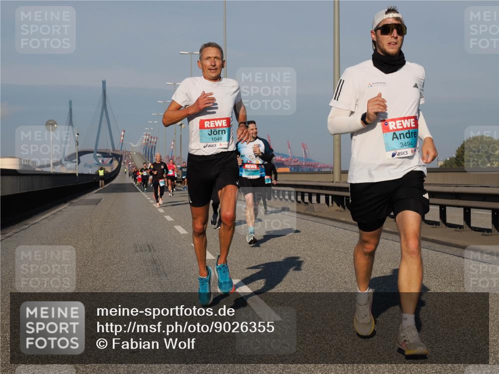 03.10.2025 - Köhlbrandbrückenlauf Fabian Wolf http://msf.ph/oto/9026355 03.10.2025 09:42:30 Position 3 1048, 2879, 3494 meine-sportfotos.de