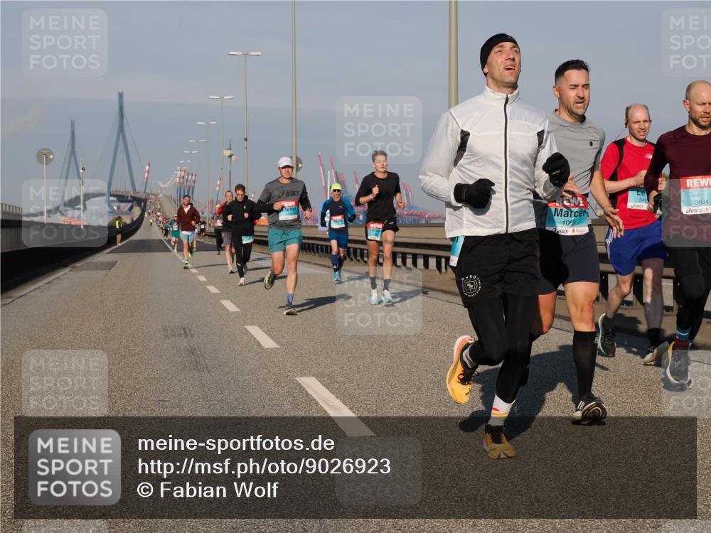 03.10.2025 - Köhlbrandbrückenlauf Fabian Wolf http://msf.ph/oto/9026923 03.10.2025 09:42:54 Position 3 1069, 3834 meine-sportfotos.de