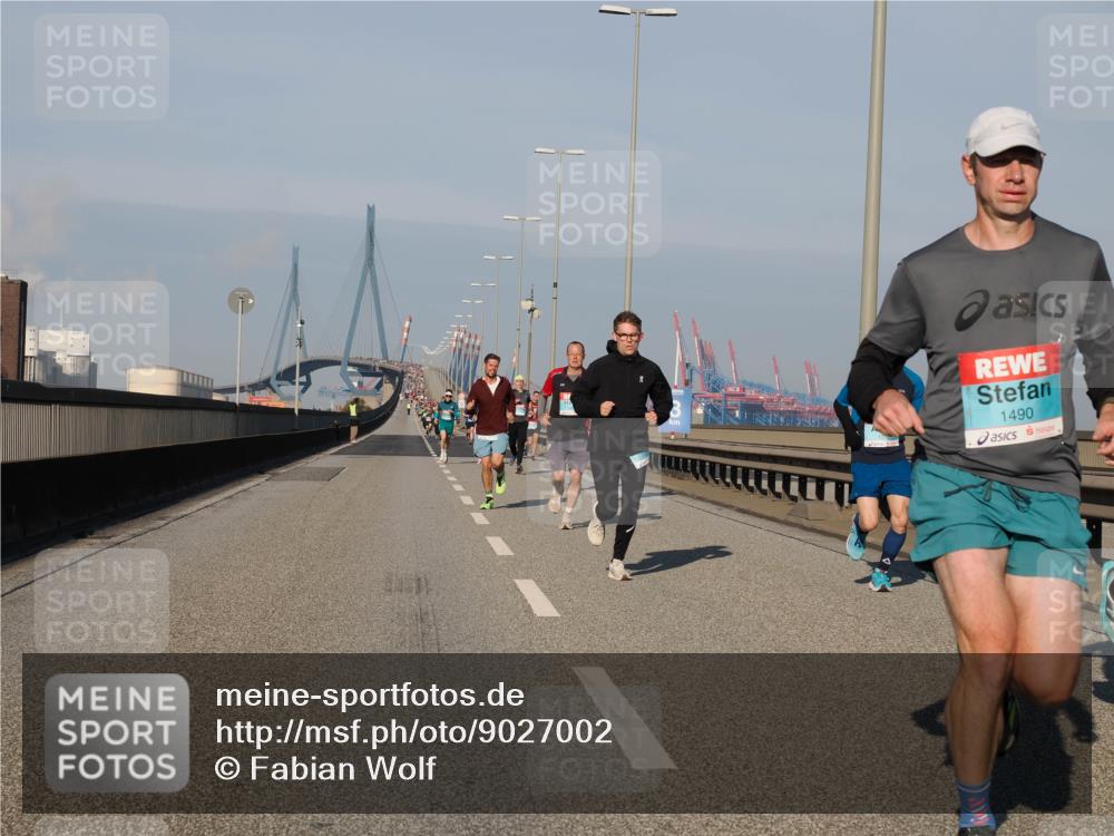 03.10.2025 - Köhlbrandbrückenlauf Fabian Wolf http://msf.ph/oto/9027002 03.10.2025 09:42:57 Position 3 1490 meine-sportfotos.de