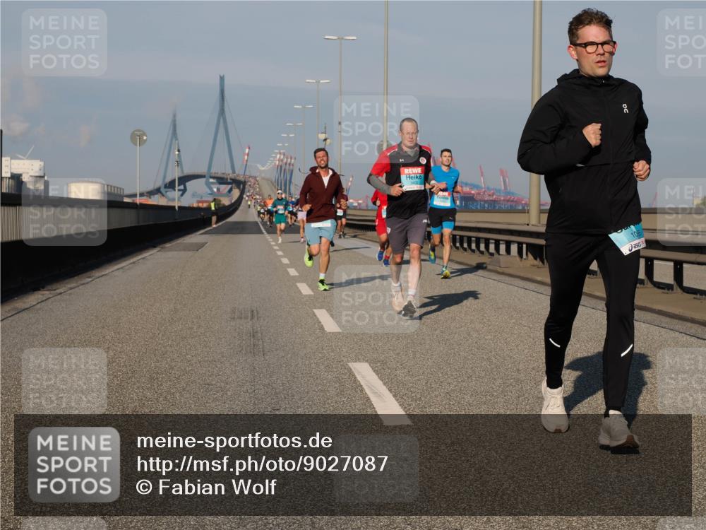 03.10.2025 - Köhlbrandbrückenlauf Fabian Wolf http://msf.ph/oto/9027087 03.10.2025 09:43:00 Position 3 10 meine-sportfotos.de