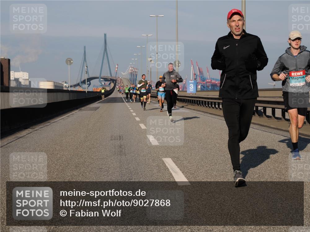 03.10.2025 - Köhlbrandbrückenlauf Fabian Wolf http://msf.ph/oto/9027868 03.10.2025 09:43:26 Position 3 3, 1150 meine-sportfotos.de