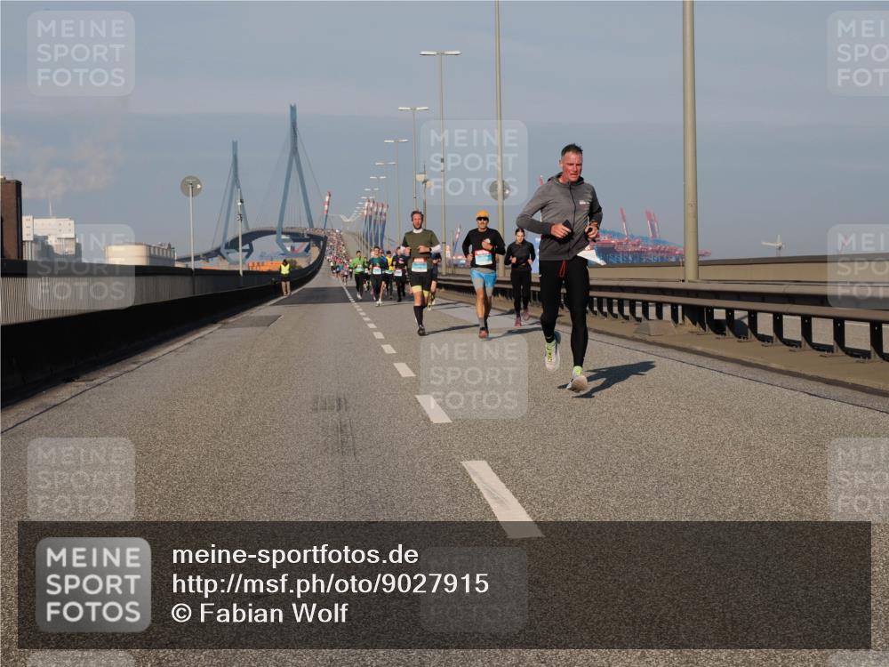 03.10.2025 - Köhlbrandbrückenlauf Fabian Wolf http://msf.ph/oto/9027915 03.10.2025 09:43:27 Position 3  meine-sportfotos.de