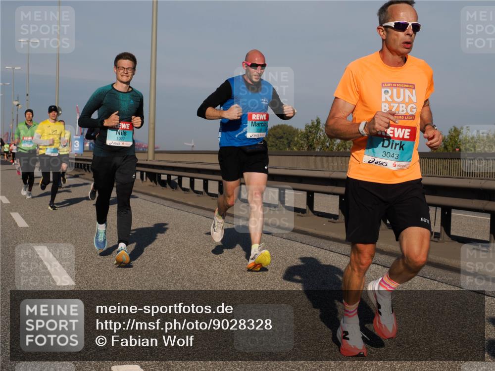 03.10.2025 - Köhlbrandbrückenlauf Fabian Wolf http://msf.ph/oto/9028328 03.10.2025 09:43:42 Position 3 1027, 3593, 3043 meine-sportfotos.de