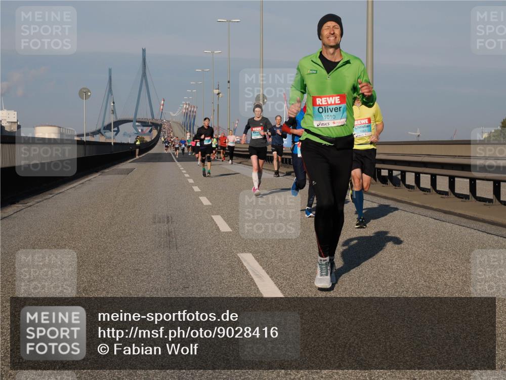 03.10.2025 - Köhlbrandbrückenlauf Fabian Wolf http://msf.ph/oto/9028416 03.10.2025 09:43:46 Position 3 1010, 1083 meine-sportfotos.de