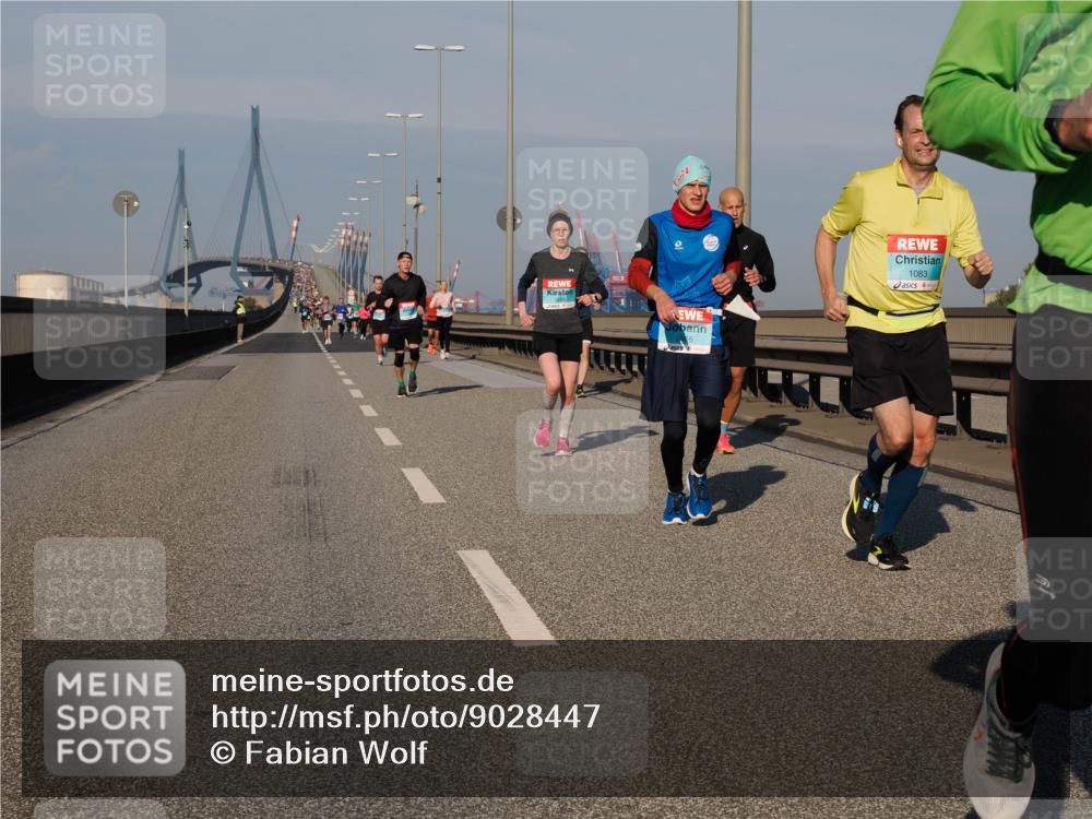 03.10.2025 - Köhlbrandbrückenlauf Fabian Wolf http://msf.ph/oto/9028447 03.10.2025 09:43:47 Position 3 1083 meine-sportfotos.de