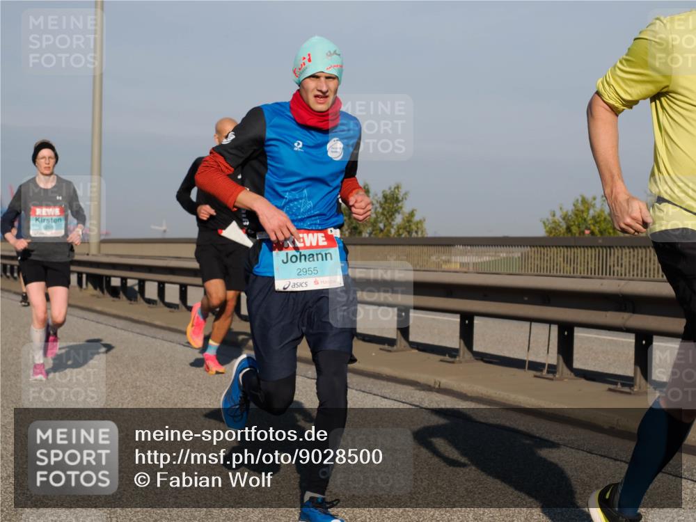 03.10.2025 - Köhlbrandbrückenlauf Fabian Wolf http://msf.ph/oto/9028500 03.10.2025 09:43:49 Position 3 2955 meine-sportfotos.de