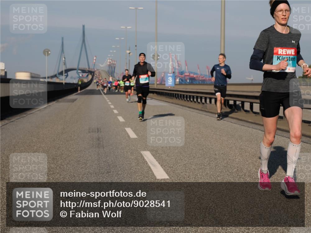 03.10.2025 - Köhlbrandbrückenlauf Fabian Wolf http://msf.ph/oto/9028541 03.10.2025 09:43:50 Position 3 8 meine-sportfotos.de