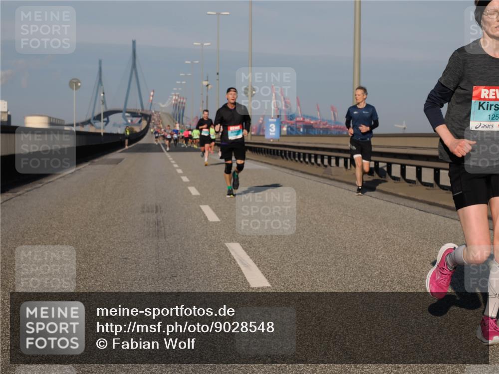 03.10.2025 - Köhlbrandbrückenlauf Fabian Wolf http://msf.ph/oto/9028548 03.10.2025 09:43:50 Position 3 125 meine-sportfotos.de