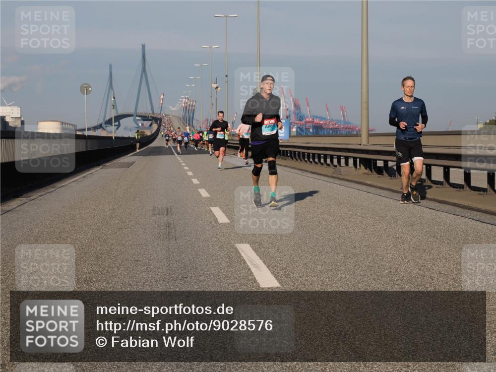 03.10.2025 - Köhlbrandbrückenlauf Fabian Wolf http://msf.ph/oto/9028576 03.10.2025 09:43:51 Position 3  meine-sportfotos.de