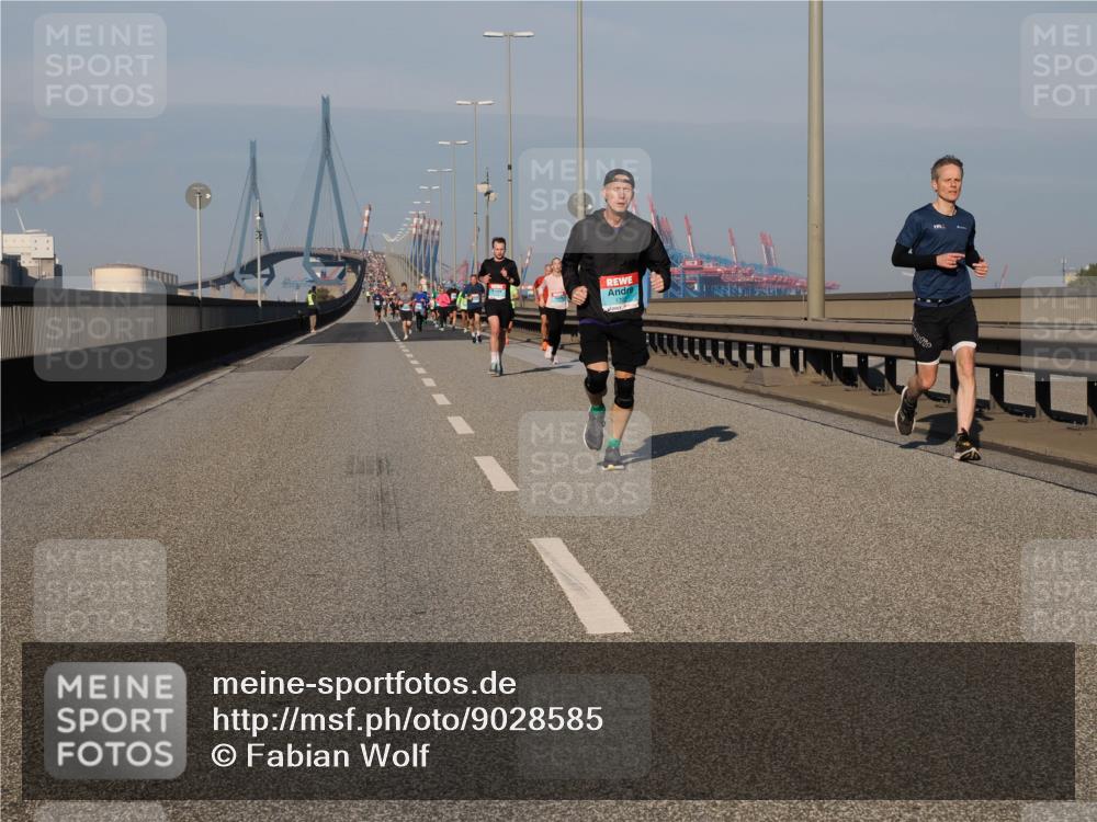 03.10.2025 - Köhlbrandbrückenlauf Fabian Wolf http://msf.ph/oto/9028585 03.10.2025 09:43:51 Position 3  meine-sportfotos.de