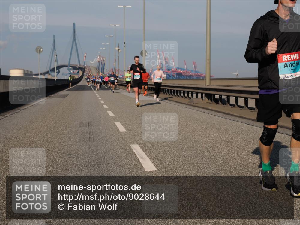 03.10.2025 - Köhlbrandbrückenlauf Fabian Wolf http://msf.ph/oto/9028644 03.10.2025 09:43:54 Position 3 1703 meine-sportfotos.de