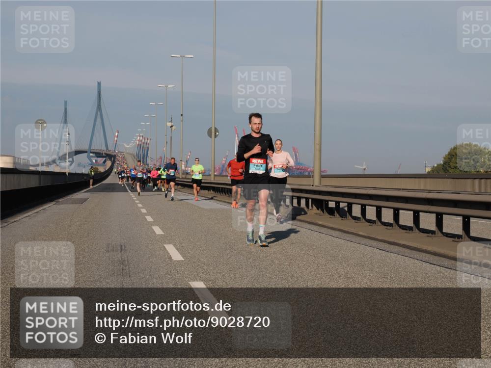 03.10.2025 - Köhlbrandbrückenlauf Fabian Wolf http://msf.ph/oto/9028720 03.10.2025 09:43:56 Position 3 1068 meine-sportfotos.de