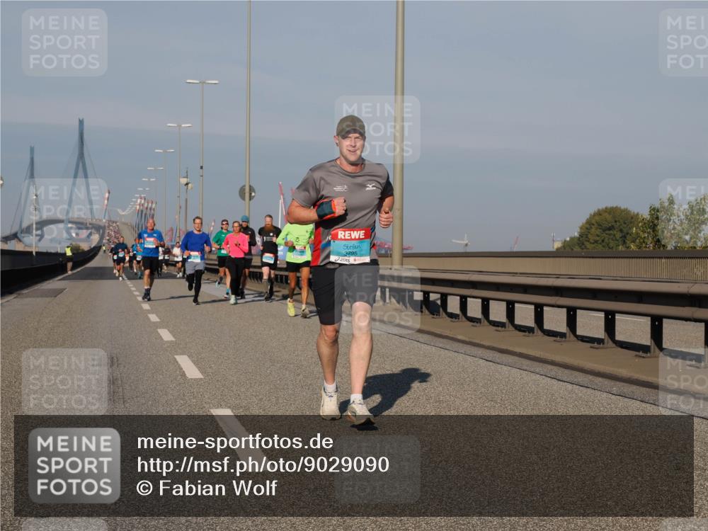 03.10.2025 - Köhlbrandbrückenlauf Fabian Wolf http://msf.ph/oto/9029090 03.10.2025 09:44:09 Position 3 3795 meine-sportfotos.de