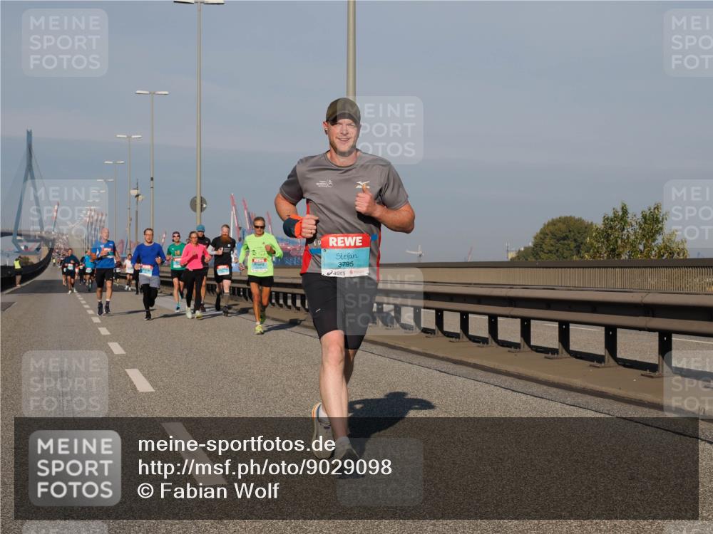 03.10.2025 - Köhlbrandbrückenlauf Fabian Wolf http://msf.ph/oto/9029098 03.10.2025 09:44:09 Position 3 3795 meine-sportfotos.de