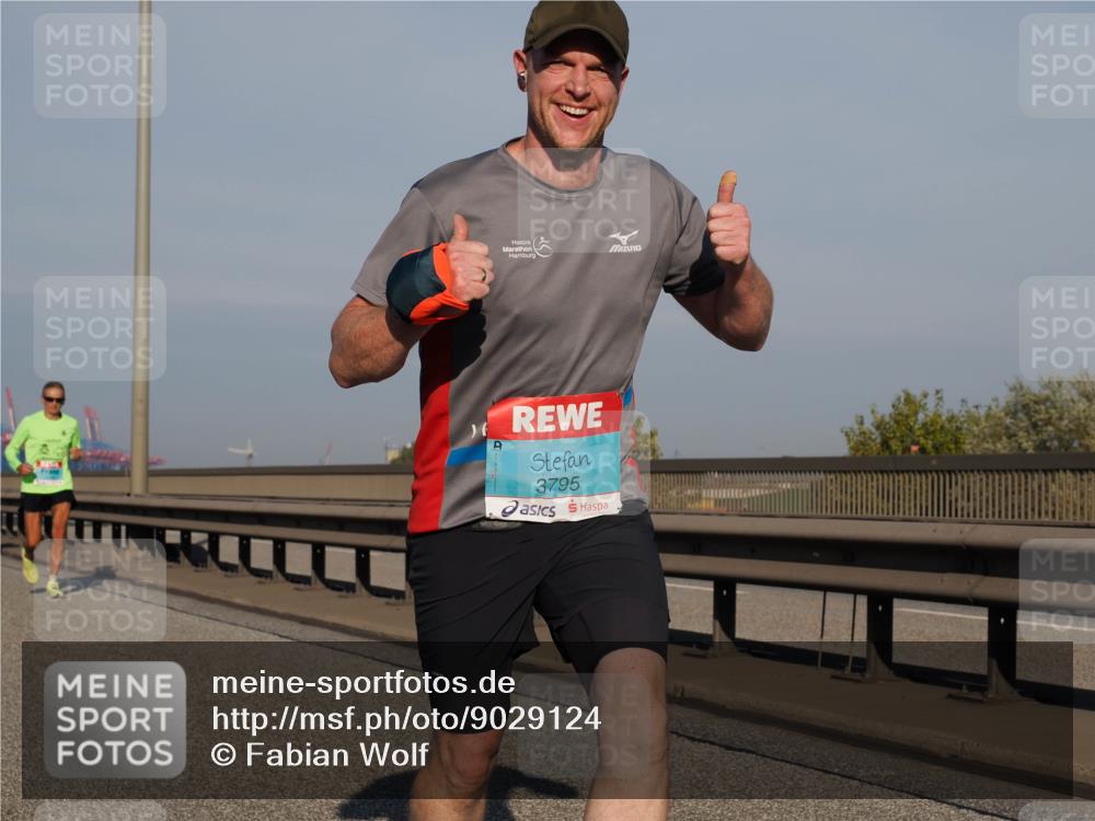 03.10.2025 - Köhlbrandbrückenlauf Fabian Wolf http://msf.ph/oto/9029124 03.10.2025 09:44:10 Position 3 3795 meine-sportfotos.de