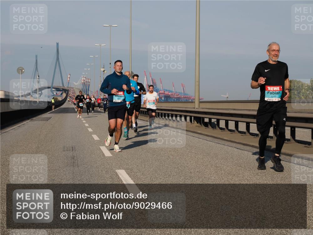 03.10.2025 - Köhlbrandbrückenlauf Fabian Wolf http://msf.ph/oto/9029466 03.10.2025 09:44:23 Position 3 3211 meine-sportfotos.de