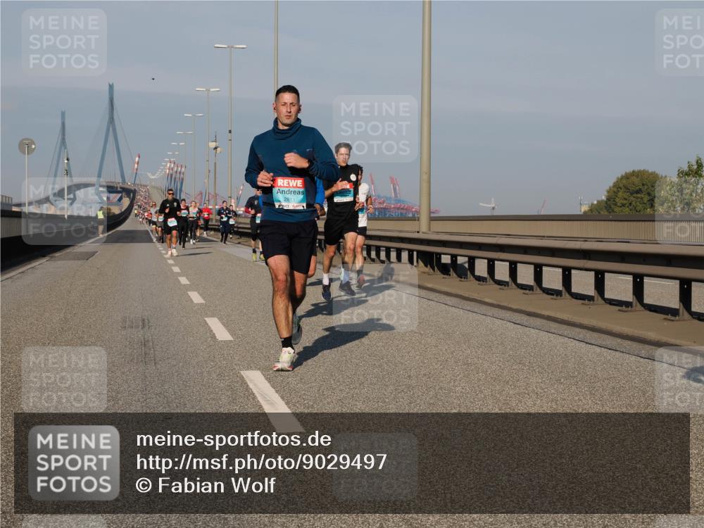 03.10.2025 - Köhlbrandbrückenlauf Fabian Wolf http://msf.ph/oto/9029497 03.10.2025 09:44:24 Position 3 2811 meine-sportfotos.de