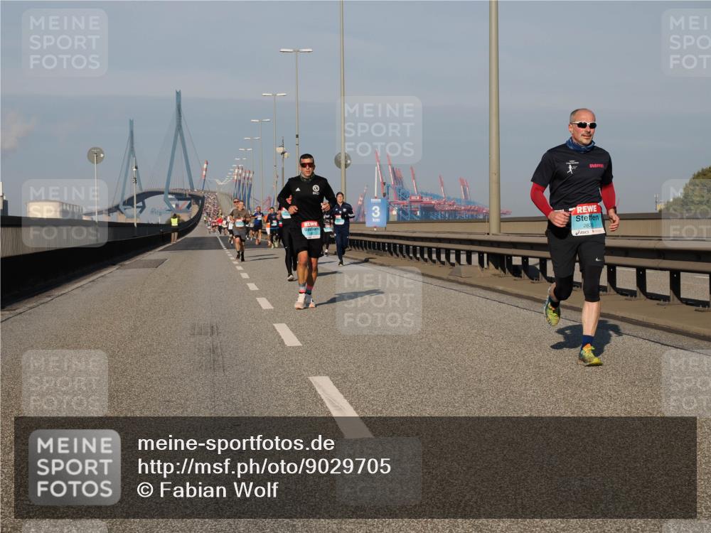 03.10.2025 - Köhlbrandbrückenlauf Fabian Wolf http://msf.ph/oto/9029705 03.10.2025 09:44:31 Position 3 3, 2820 meine-sportfotos.de