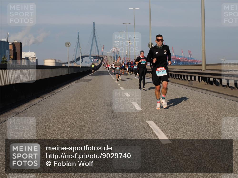 03.10.2025 - Köhlbrandbrückenlauf Fabian Wolf http://msf.ph/oto/9029740 03.10.2025 09:44:33 Position 3  meine-sportfotos.de