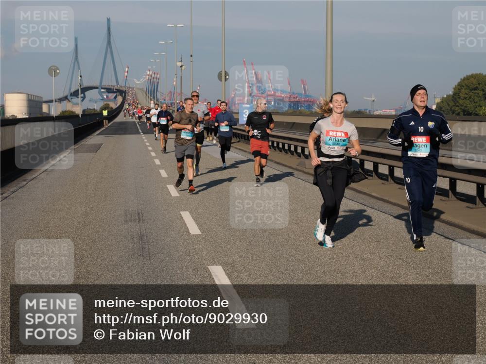 03.10.2025 - Köhlbrandbrückenlauf Fabian Wolf http://msf.ph/oto/9029930 03.10.2025 09:44:39 Position 3 3246, 10, 3243, 10 meine-sportfotos.de