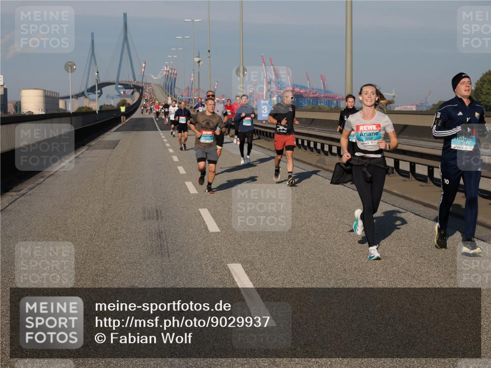 03.10.2025 - Köhlbrandbrückenlauf Fabian Wolf http://msf.ph/oto/9029937 03.10.2025 09:44:39 Position 3 3, 3246, 3243, 10 meine-sportfotos.de