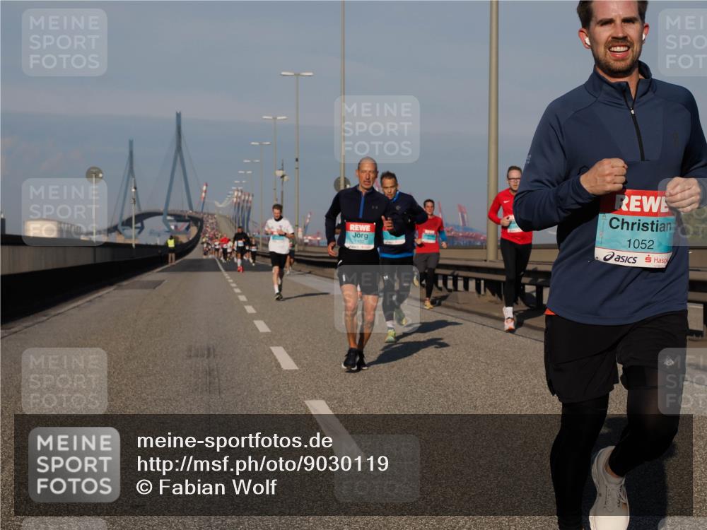 03.10.2025 - Köhlbrandbrückenlauf Fabian Wolf http://msf.ph/oto/9030119 03.10.2025 09:44:46 Position 3 1102, 1052 meine-sportfotos.de