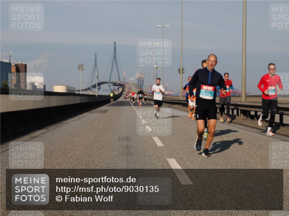 03.10.2025 - Köhlbrandbrückenlauf Fabian Wolf http://msf.ph/oto/9030135 03.10.2025 09:44:46 Position 3 1102 meine-sportfotos.de
