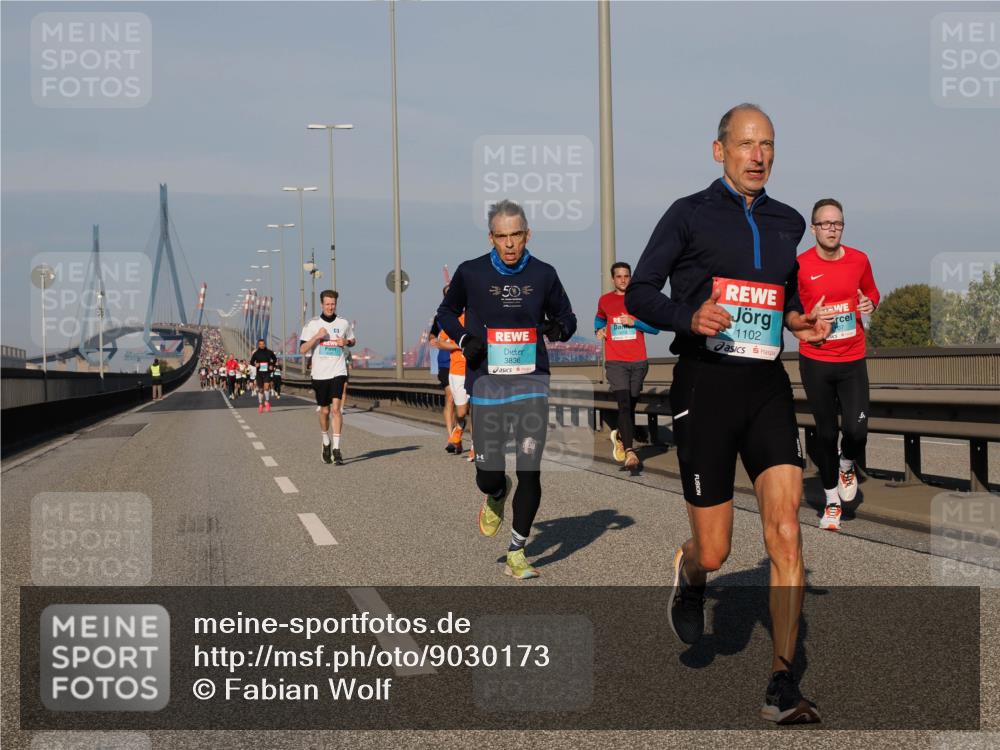03.10.2025 - Köhlbrandbrückenlauf Fabian Wolf http://msf.ph/oto/9030173 03.10.2025 09:44:48 Position 3 50, 3836, 1102 meine-sportfotos.de