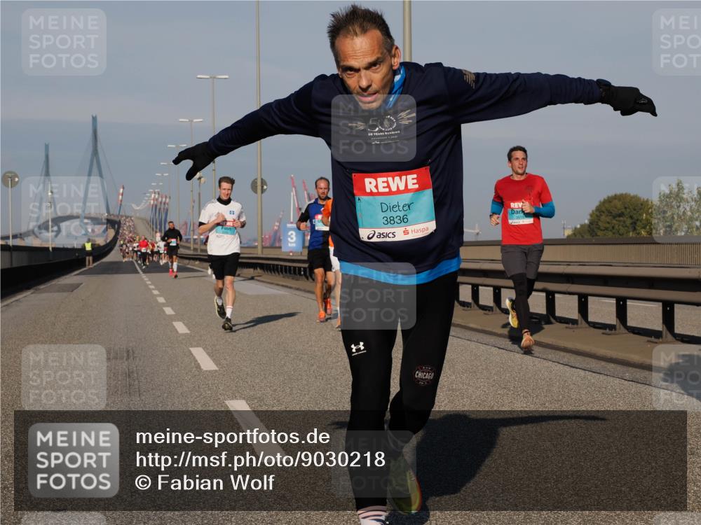 03.10.2025 - Köhlbrandbrückenlauf Fabian Wolf http://msf.ph/oto/9030218 03.10.2025 09:44:49 Position 3 50, 3, 3836, 8 meine-sportfotos.de