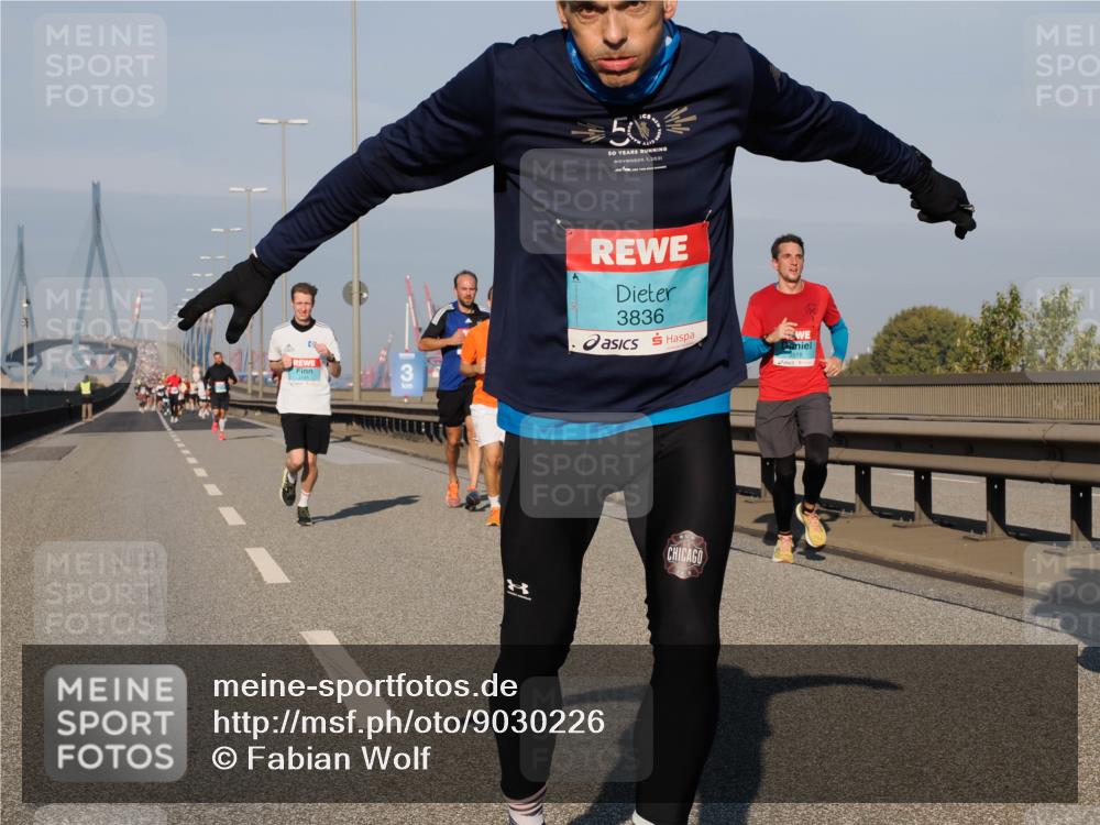 03.10.2025 - Köhlbrandbrückenlauf Fabian Wolf http://msf.ph/oto/9030226 03.10.2025 09:44:49 Position 3 35, 500, 7, 2021, 3836, 3518 meine-sportfotos.de