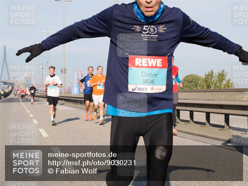 03.10.2025 - Köhlbrandbrückenlauf Fabian Wolf http://msf.ph/oto/9030231 03.10.2025 09:44:50 Position 3 3, 50, 4415, 7, 3031, 3836 meine-sportfotos.de