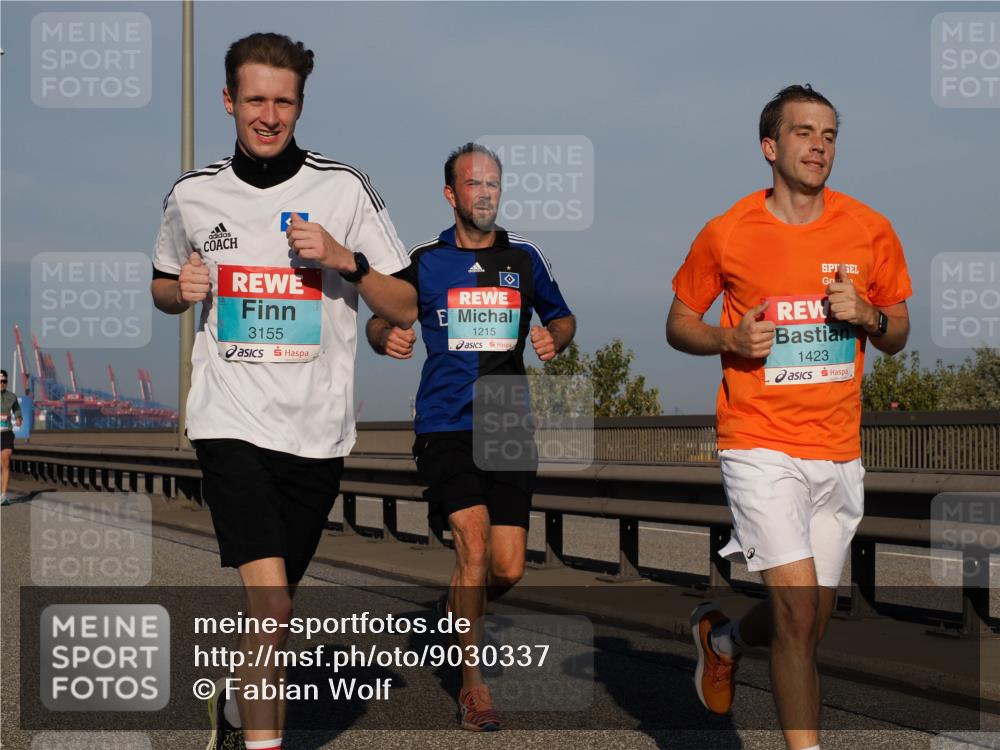 03.10.2025 - Köhlbrandbrückenlauf Fabian Wolf http://msf.ph/oto/9030337 03.10.2025 09:44:53 Position 3 3155, 1215, 1423 meine-sportfotos.de
