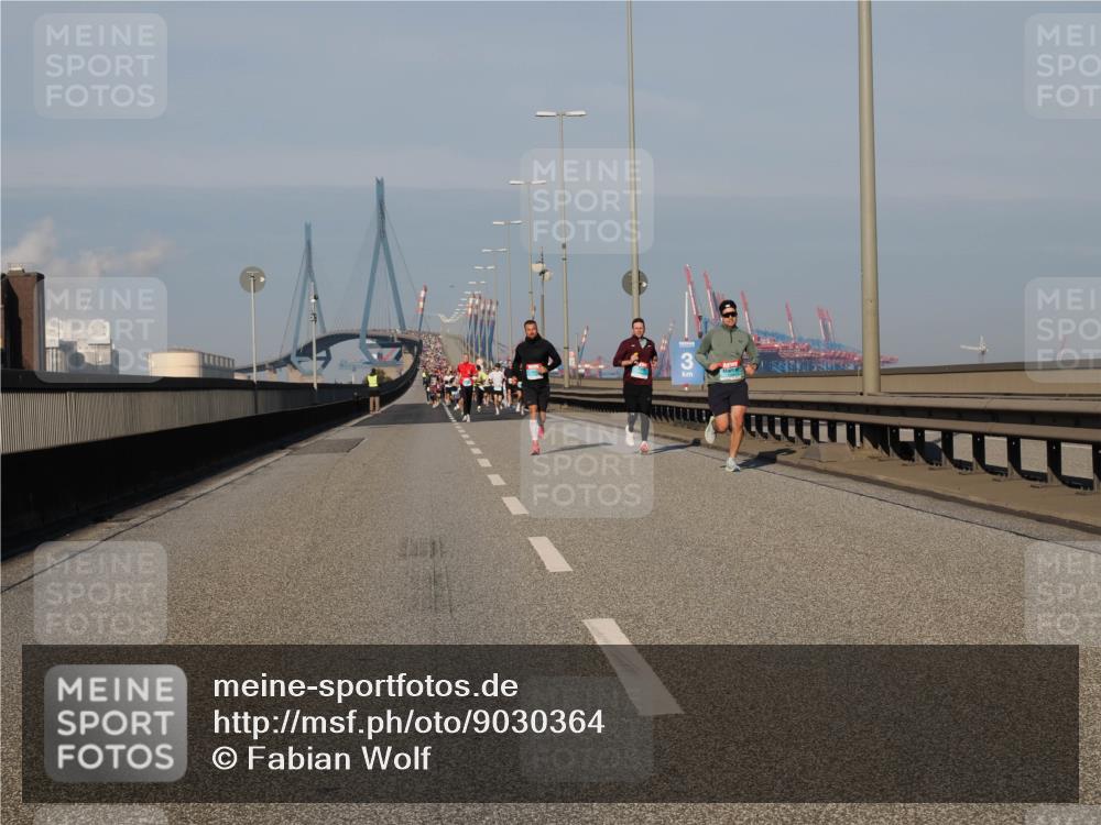 03.10.2025 - Köhlbrandbrückenlauf Fabian Wolf http://msf.ph/oto/9030364 03.10.2025 09:44:55 Position 3  meine-sportfotos.de