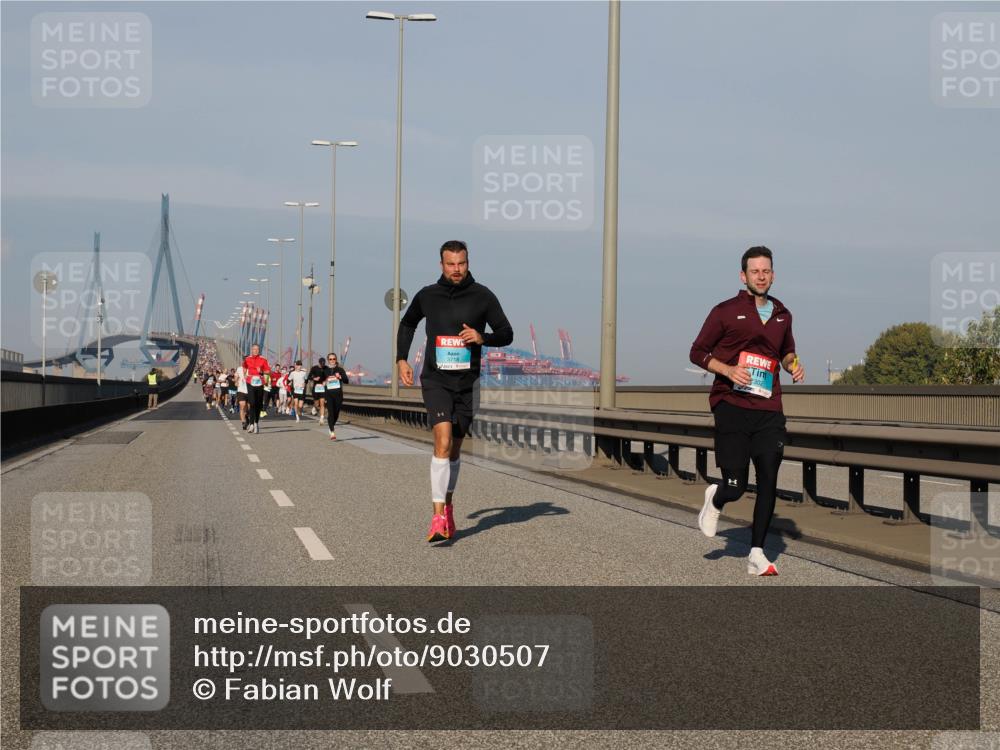 03.10.2025 - Köhlbrandbrückenlauf Fabian Wolf http://msf.ph/oto/9030507 03.10.2025 09:45:01 Position 3 3718 meine-sportfotos.de