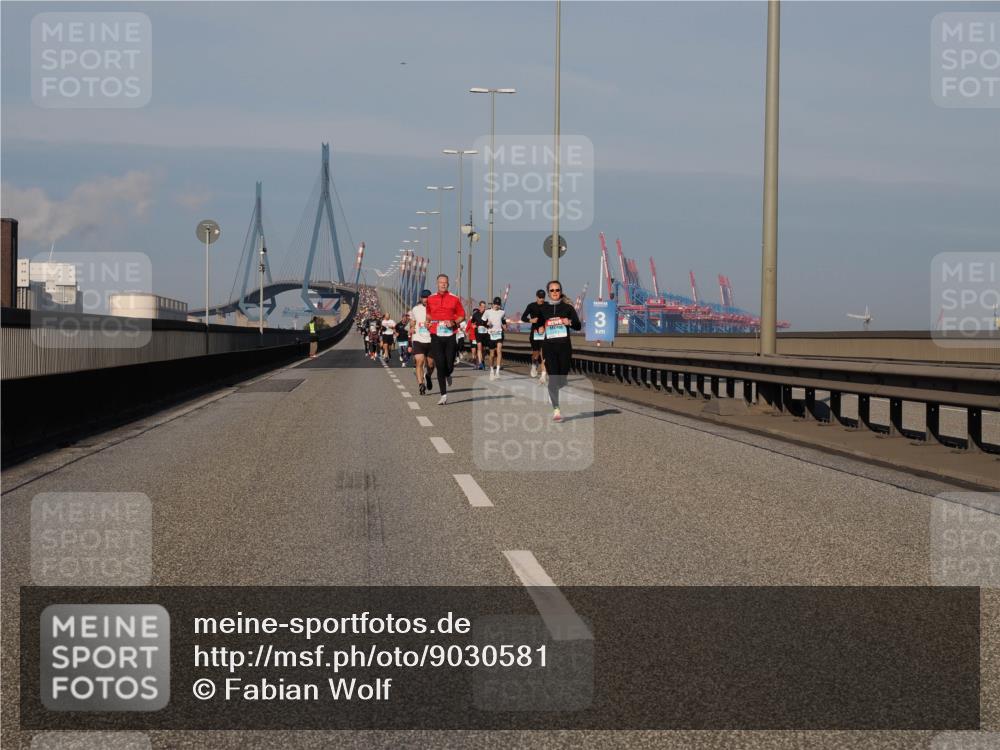 03.10.2025 - Köhlbrandbrückenlauf Fabian Wolf http://msf.ph/oto/9030581 03.10.2025 09:45:05 Position 3  meine-sportfotos.de