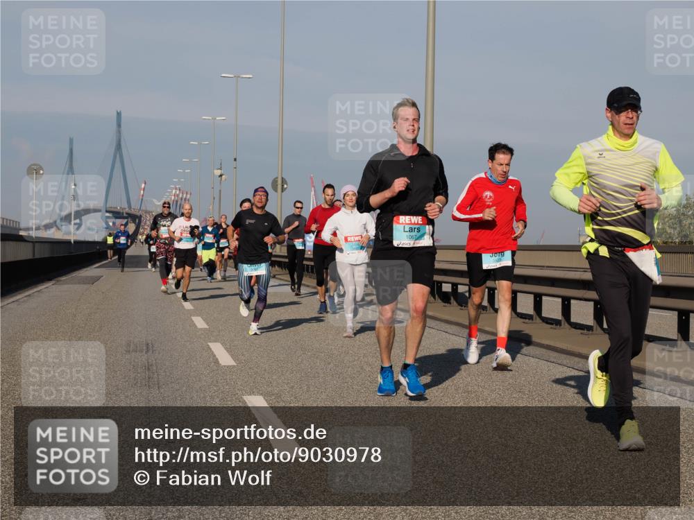 03.10.2025 - Köhlbrandbrückenlauf Fabian Wolf http://msf.ph/oto/9030978 03.10.2025 09:45:21 Position 3 1067 meine-sportfotos.de