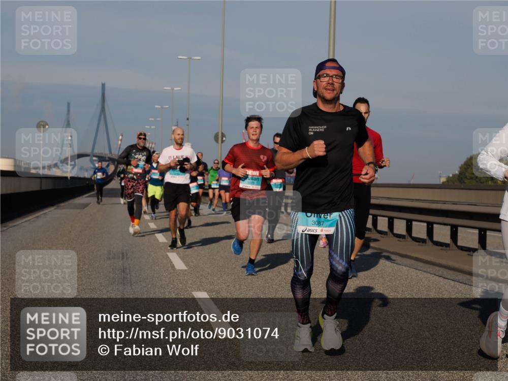 03.10.2025 - Köhlbrandbrückenlauf Fabian Wolf http://msf.ph/oto/9031074 03.10.2025 09:45:24 Position 3 1075, 3087 meine-sportfotos.de