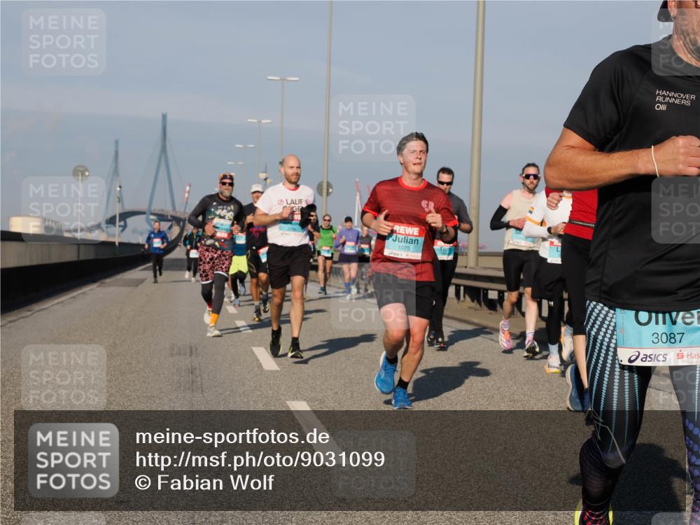 03.10.2025 - Köhlbrandbrückenlauf Fabian Wolf http://msf.ph/oto/9031099 03.10.2025 09:45:25 Position 3 1075, 3087 meine-sportfotos.de