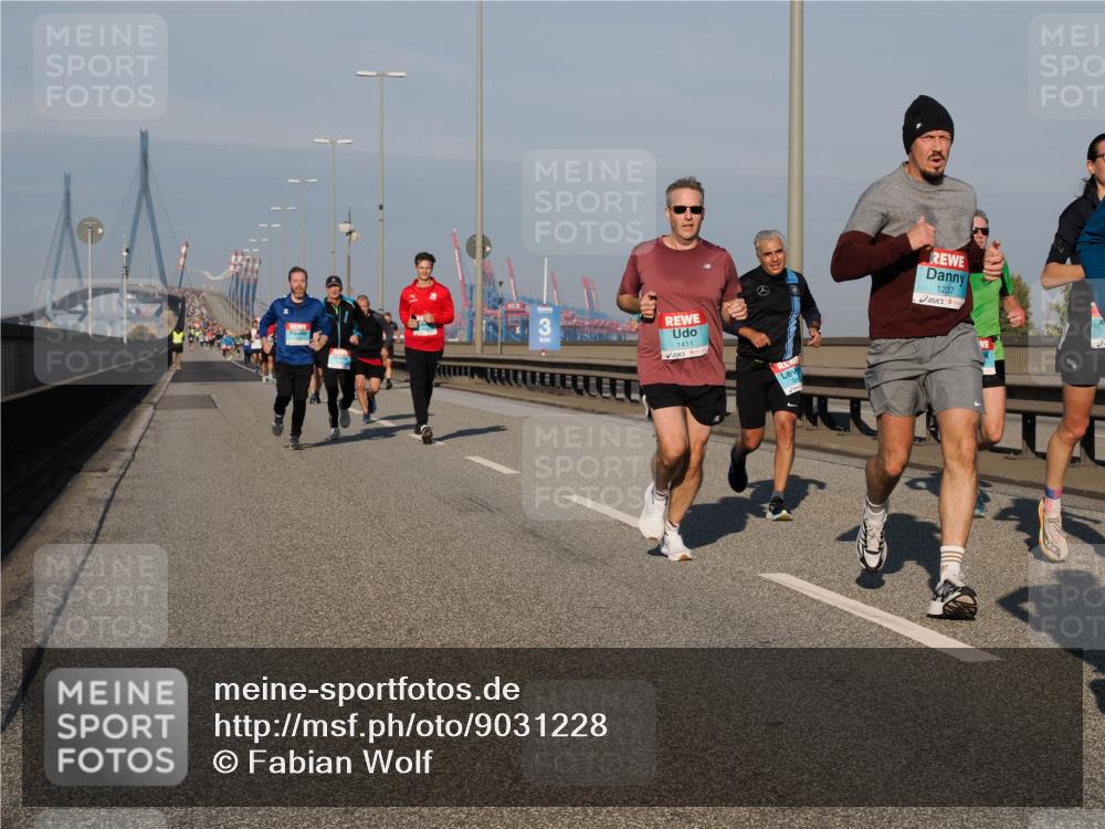 03.10.2025 - Köhlbrandbrückenlauf Fabian Wolf http://msf.ph/oto/9031228 03.10.2025 09:45:31 Position 3 3, 1411, 1237 meine-sportfotos.de