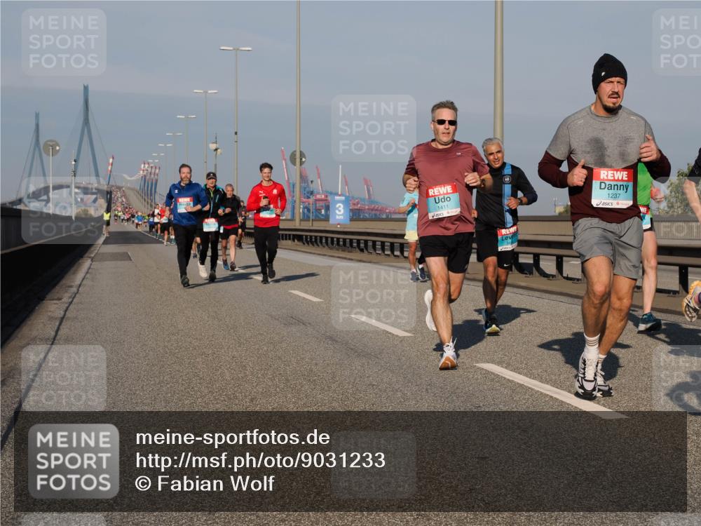 03.10.2025 - Köhlbrandbrückenlauf Fabian Wolf http://msf.ph/oto/9031233 03.10.2025 09:45:31 Position 3 3, 1411, 1237 meine-sportfotos.de